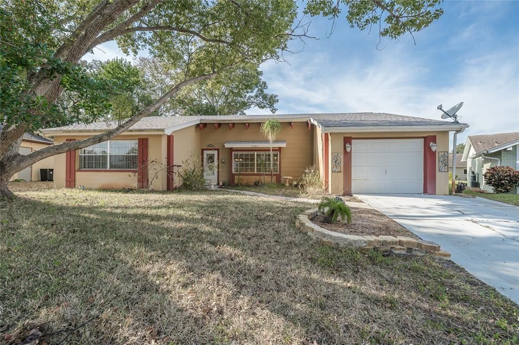 For Sale: $199,000 (2 beds, 2 baths, 1414 Square Feet)