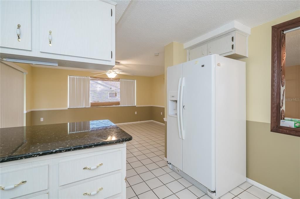 For Sale: $199,000 (2 beds, 2 baths, 1414 Square Feet)