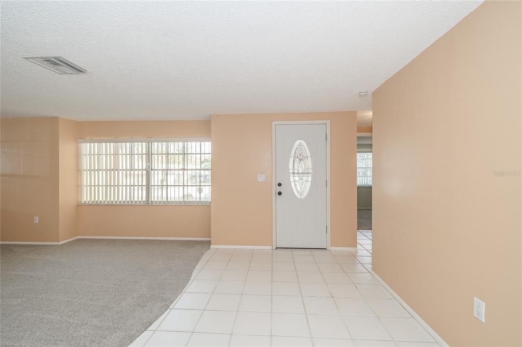 For Sale: $199,000 (2 beds, 2 baths, 1414 Square Feet)