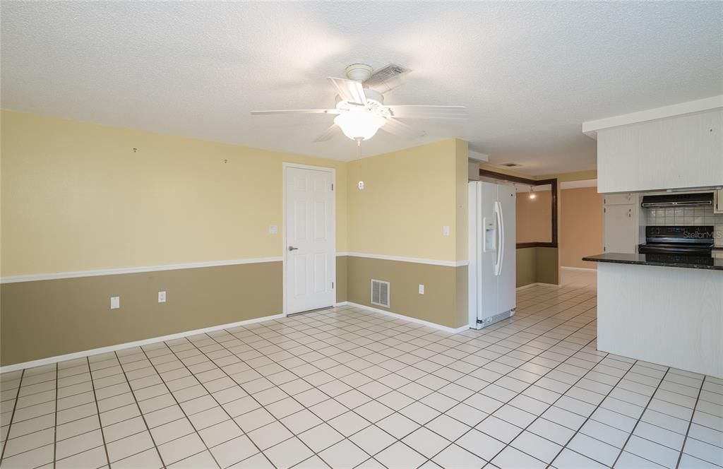 For Sale: $199,000 (2 beds, 2 baths, 1414 Square Feet)