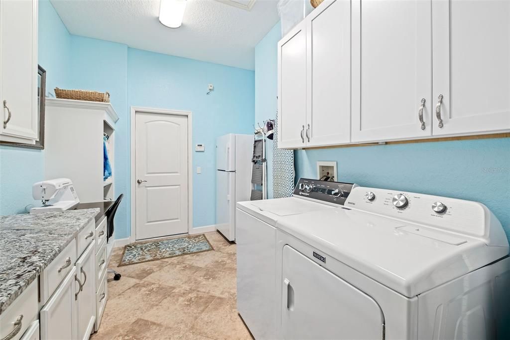 待售: $829,900 (5 贝兹, 3 浴室, 2915 平方英尺)