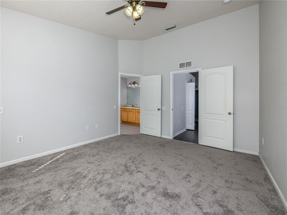 For Rent: $2,200 (3 beds, 2 baths, 1588 Square Feet)