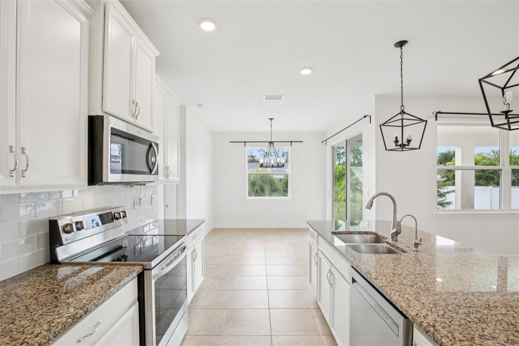 На продажу: $335,000 (3 спален, 2 ванн, 1974 Квадратных фут)