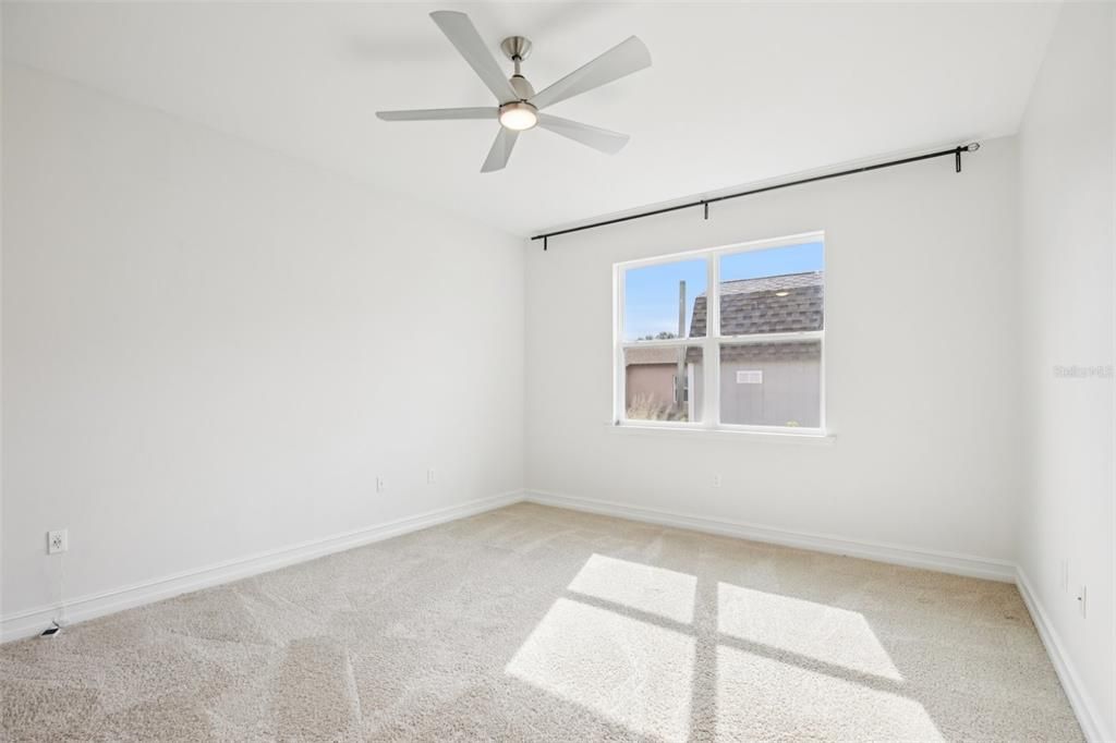 На продажу: $335,000 (3 спален, 2 ванн, 1974 Квадратных фут)