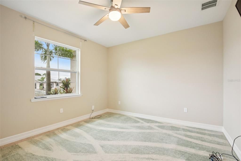 На продажу: $335,000 (3 спален, 2 ванн, 1974 Квадратных фут)