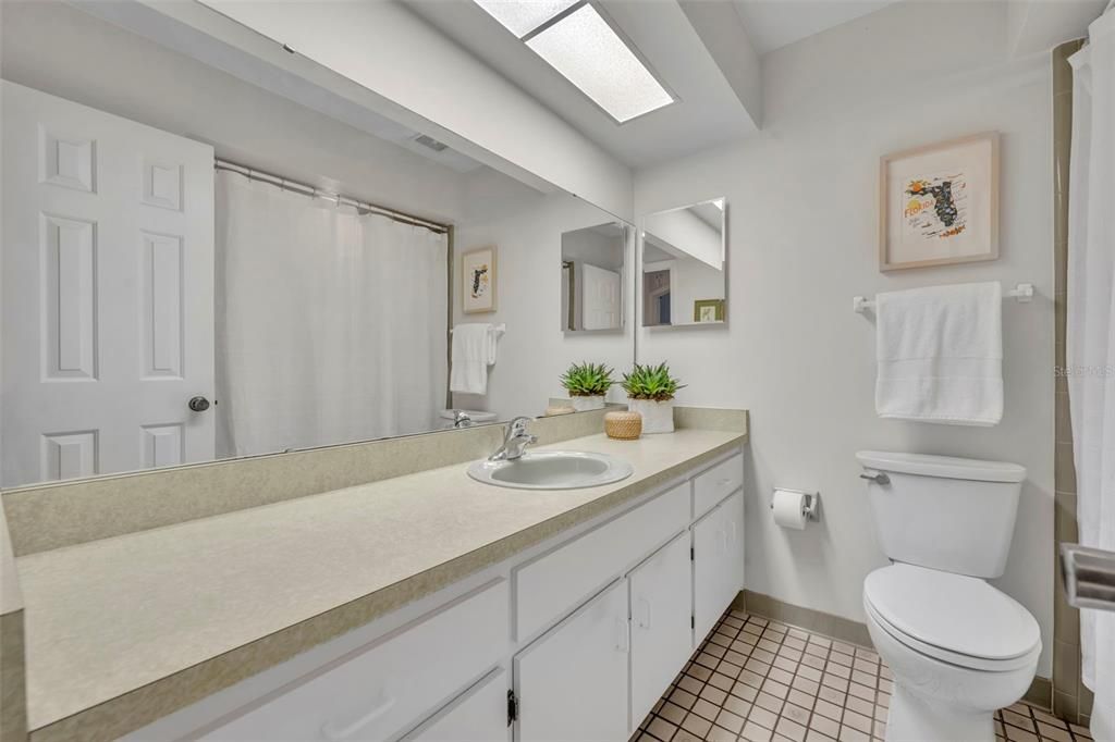 待售: $525,000 (3 贝兹, 2 浴室, 1870 平方英尺)