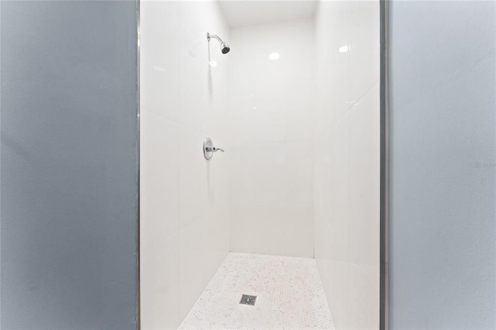 待售: $225,000 (2 贝兹, 2 浴室, 1103 平方英尺)