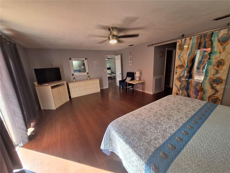 En Venta: $745,000 (4 camas, 2 baños, 2361 Pies cuadrados)