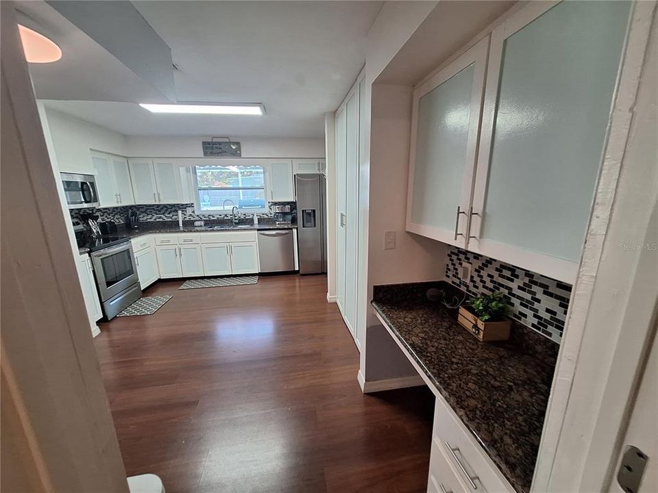 En Venta: $745,000 (4 camas, 2 baños, 2361 Pies cuadrados)