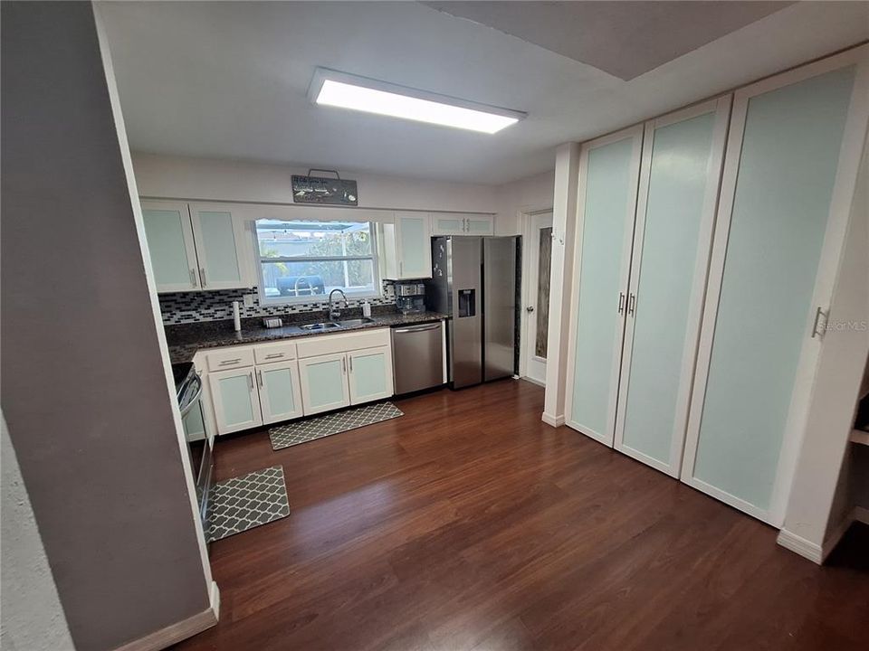 En Venta: $745,000 (4 camas, 2 baños, 2361 Pies cuadrados)