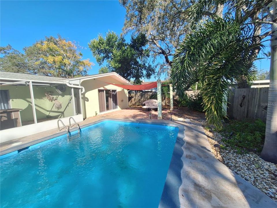 En Venta: $745,000 (4 camas, 2 baños, 2361 Pies cuadrados)