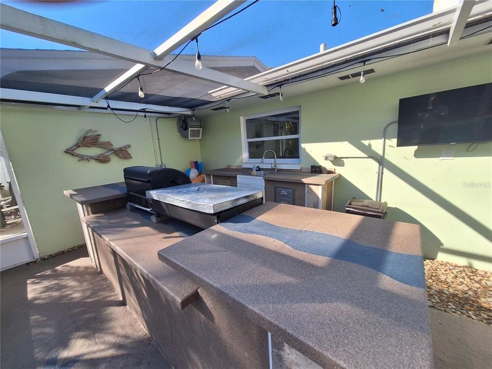 En Venta: $745,000 (4 camas, 2 baños, 2361 Pies cuadrados)