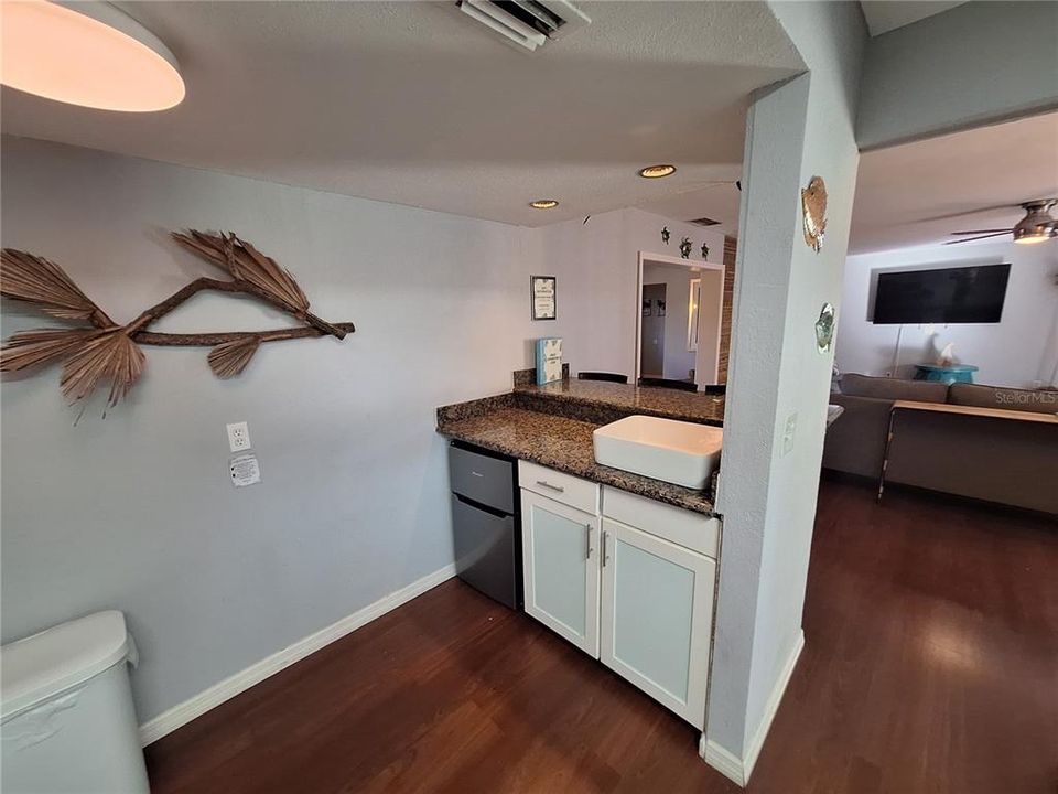 En Venta: $745,000 (4 camas, 2 baños, 2361 Pies cuadrados)