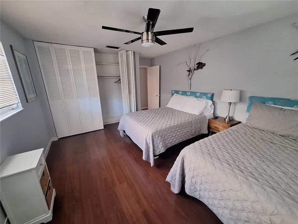 En Venta: $745,000 (4 camas, 2 baños, 2361 Pies cuadrados)