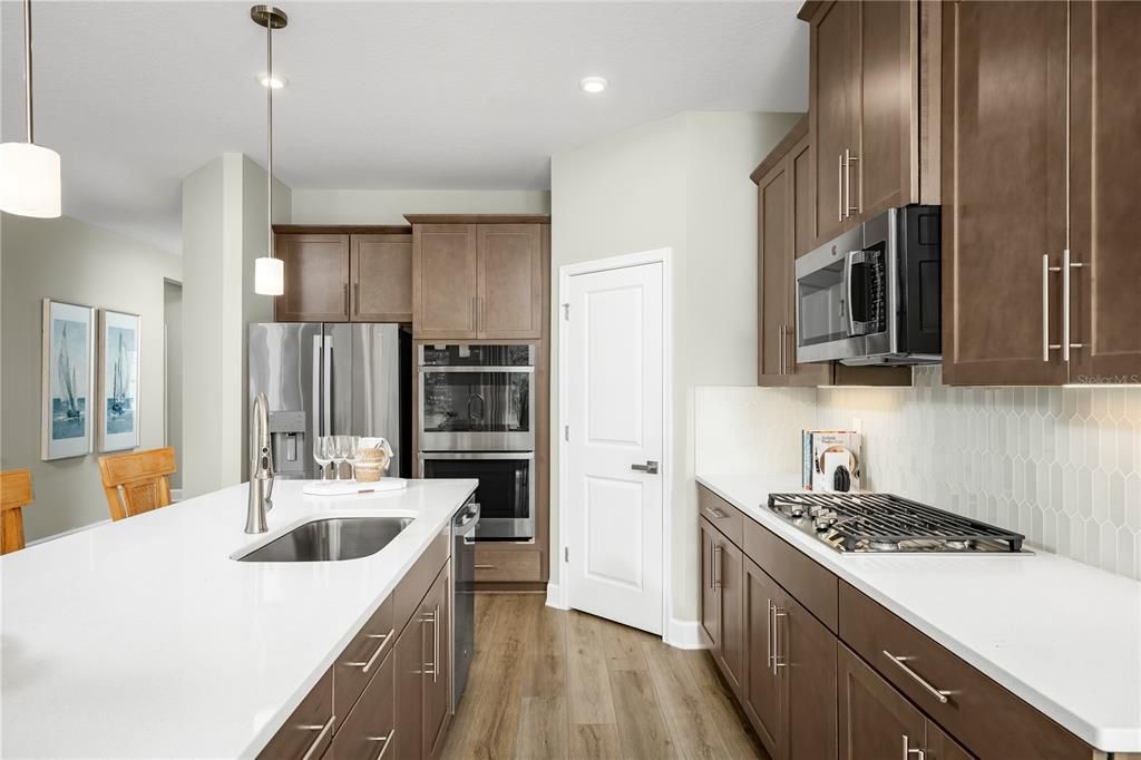 For Sale: $499,990 (3 beds, 2 baths, 2021 Square Feet)