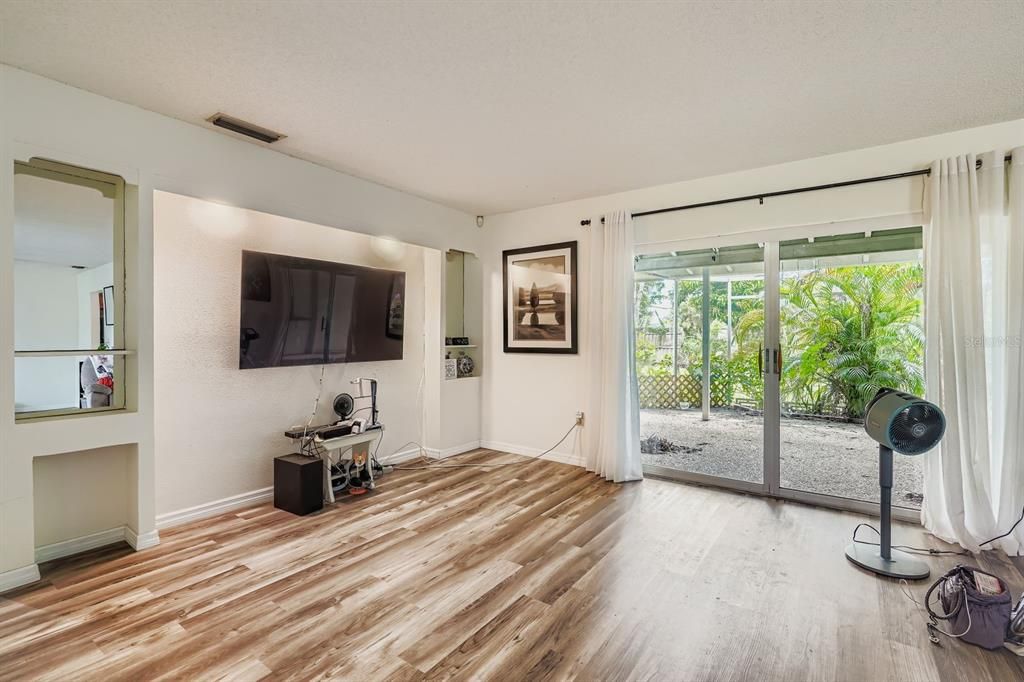 待售: $230,000 (3 贝兹, 2 浴室, 1623 平方英尺)