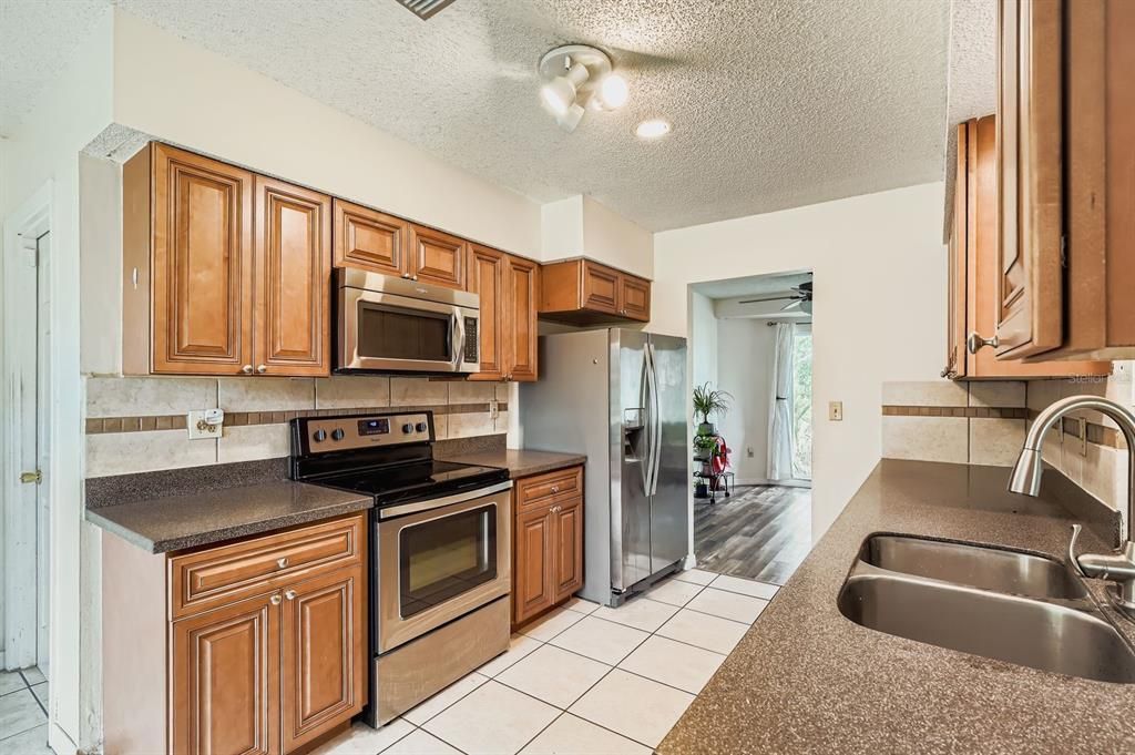 待售: $230,000 (3 贝兹, 2 浴室, 1623 平方英尺)