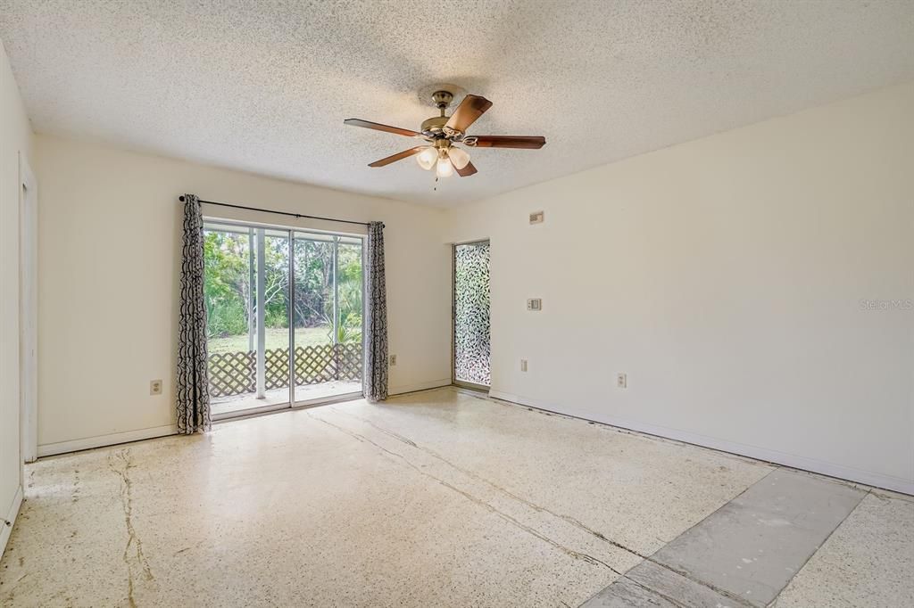 待售: $230,000 (3 贝兹, 2 浴室, 1623 平方英尺)