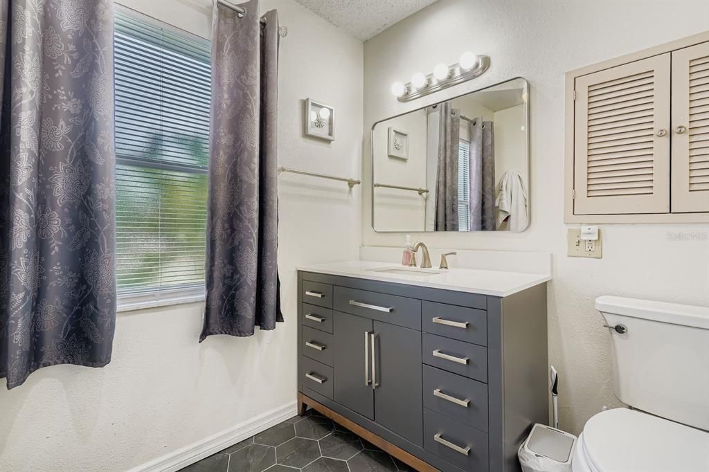 待售: $230,000 (3 贝兹, 2 浴室, 1623 平方英尺)