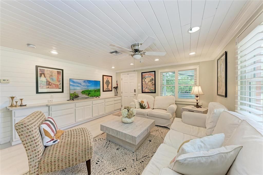 For Sale: $474,900 (3 beds, 1 baths, 850 Square Feet)