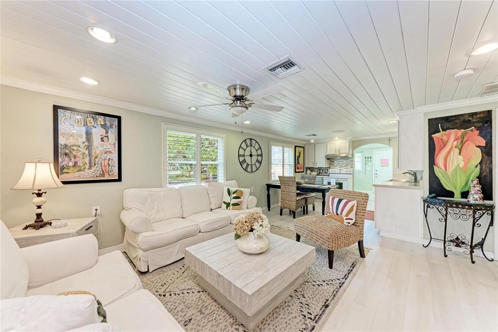 For Sale: $474,900 (3 beds, 1 baths, 850 Square Feet)