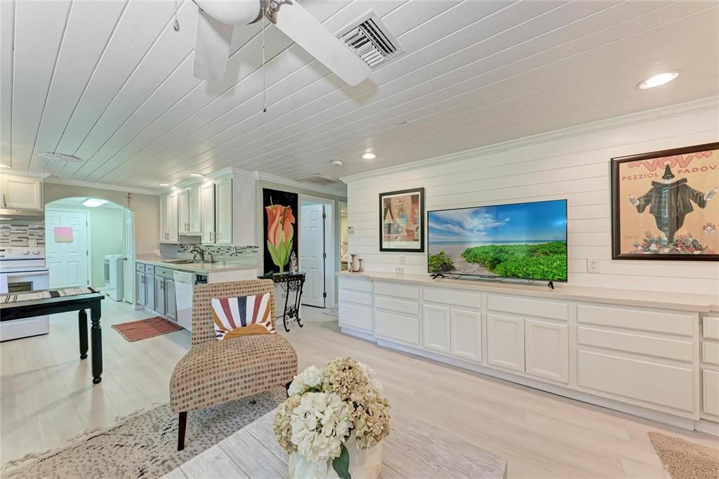 For Sale: $474,900 (3 beds, 1 baths, 850 Square Feet)