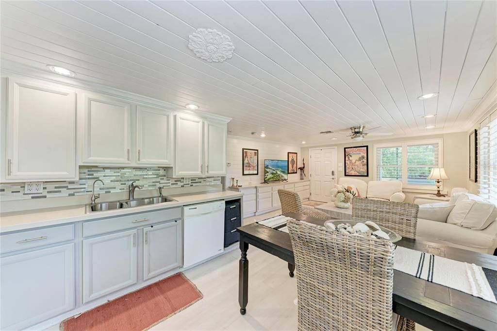 For Sale: $474,900 (3 beds, 1 baths, 850 Square Feet)