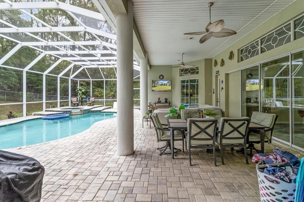 For Sale: $729,000 (3 beds, 3 baths, 3320 Square Feet)