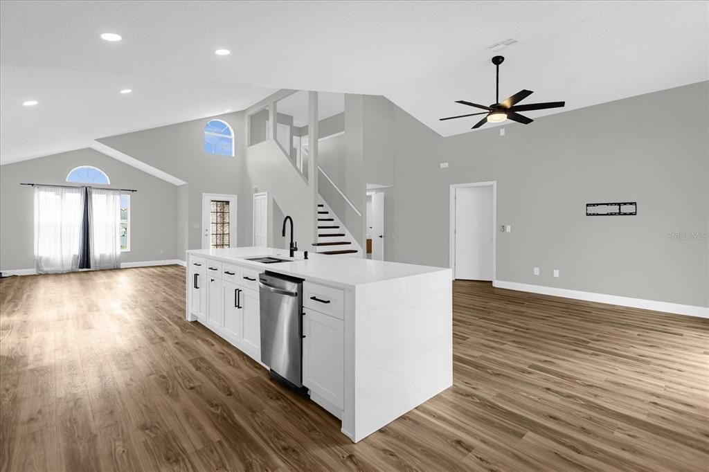 В аренду: $3,200 (4 спален, 2 ванн, 2084 Квадратных фут)