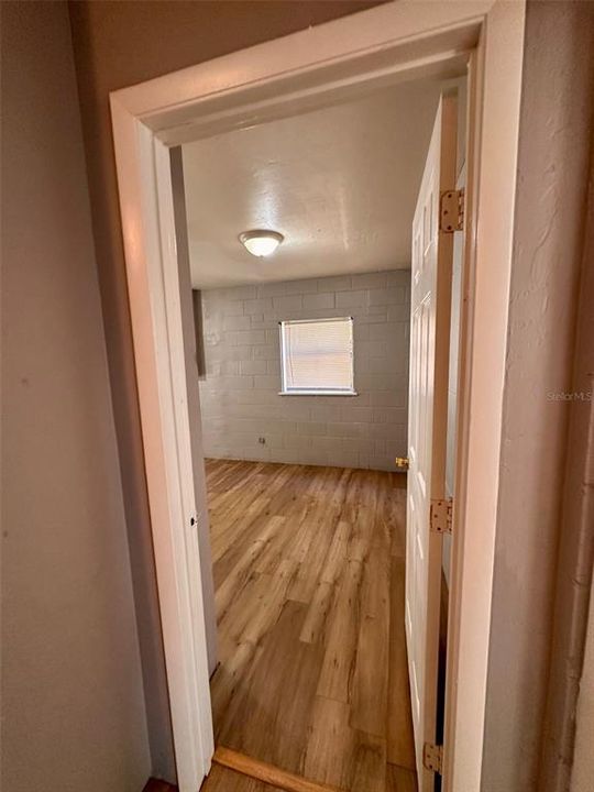 出租: $1,400 (3 贝兹, 1 浴室, 1042 平方英尺)