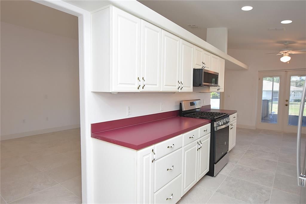 出租: $1,760 (2 贝兹, 2 浴室, 1627 平方英尺)