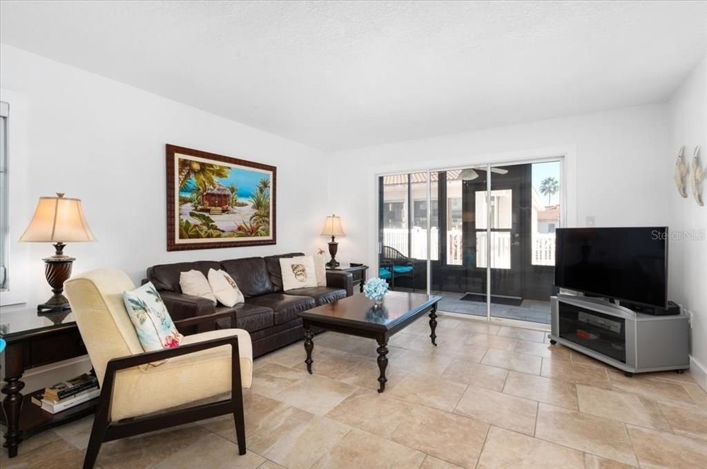 待售: $459,000 (2 贝兹, 2 浴室, 900 平方英尺)