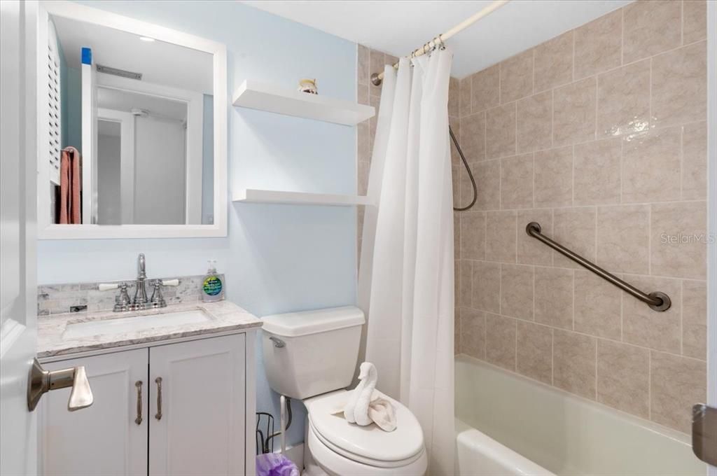 待售: $459,000 (2 贝兹, 2 浴室, 900 平方英尺)