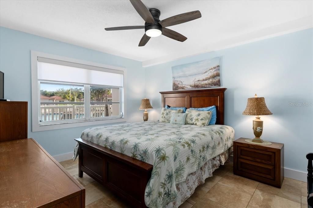 待售: $459,000 (2 贝兹, 2 浴室, 900 平方英尺)