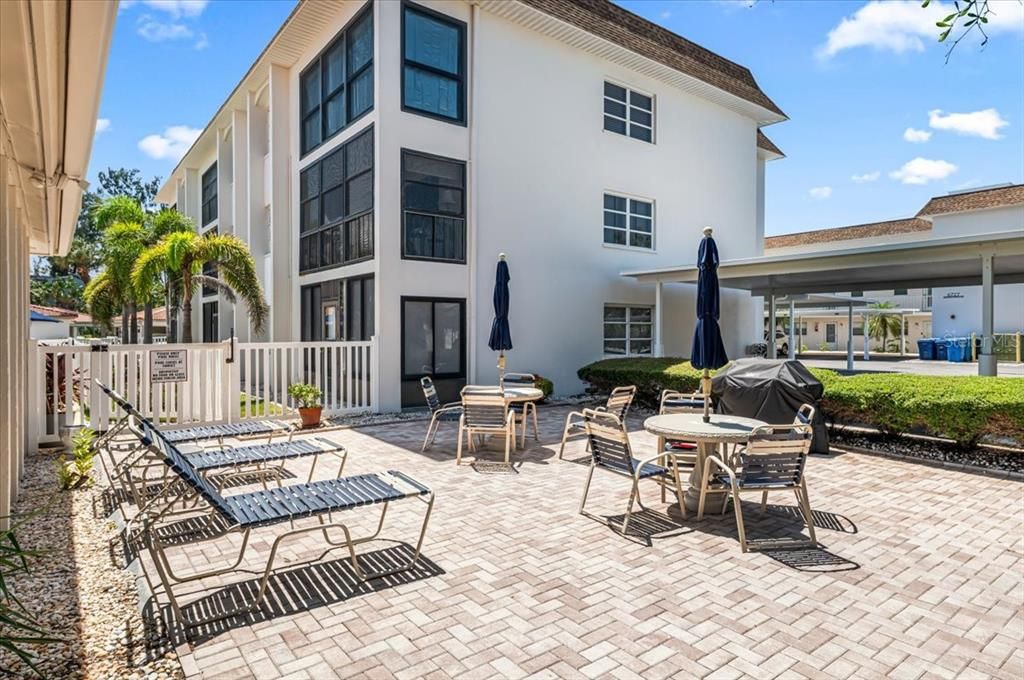 待售: $459,000 (2 贝兹, 2 浴室, 900 平方英尺)