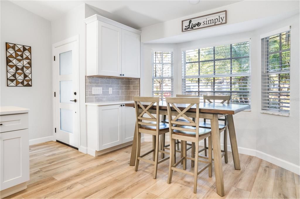 На продажу: $420,000 (3 спален, 2 ванн, 1393 Квадратных фут)