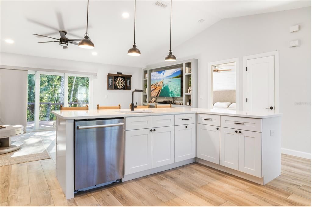 На продажу: $420,000 (3 спален, 2 ванн, 1393 Квадратных фут)