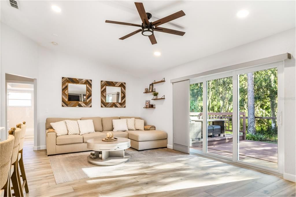 На продажу: $420,000 (3 спален, 2 ванн, 1393 Квадратных фут)