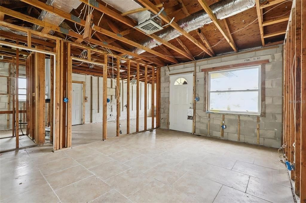 For Sale: $199,000 (3 beds, 2 baths, 1378 Square Feet)