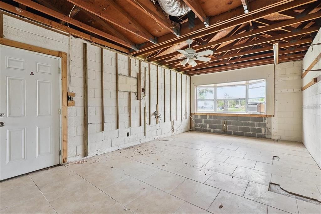 For Sale: $199,000 (3 beds, 2 baths, 1378 Square Feet)