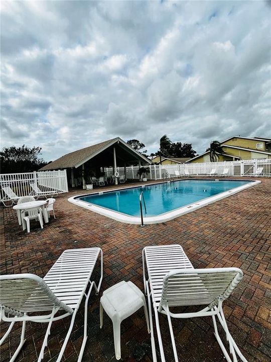 For Rent: $2,850 (4 beds, 2 baths, 1610 Square Feet)