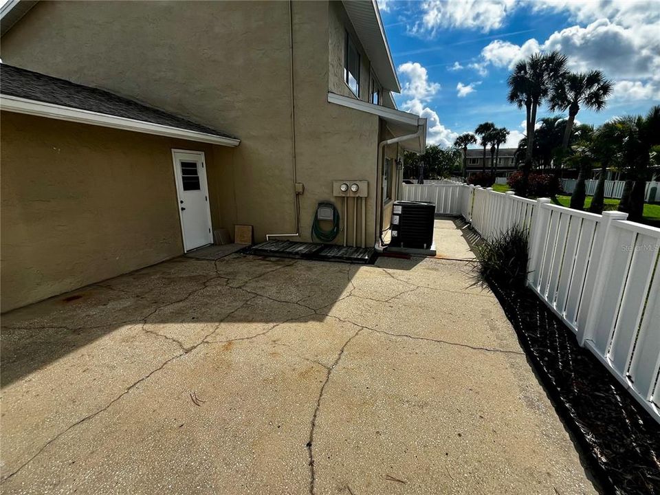 For Rent: $2,850 (4 beds, 2 baths, 1610 Square Feet)