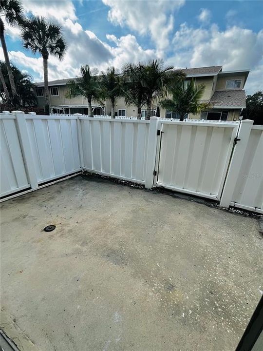 For Rent: $2,850 (4 beds, 2 baths, 1610 Square Feet)