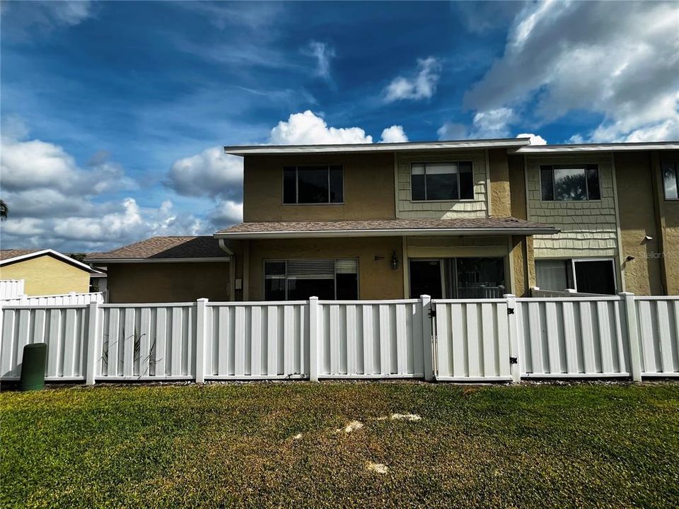 For Rent: $2,850 (4 beds, 2 baths, 1610 Square Feet)