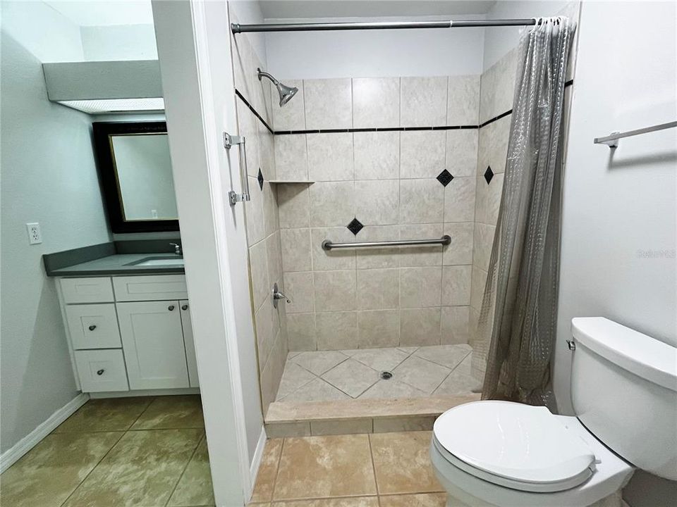 For Rent: $2,850 (4 beds, 2 baths, 1610 Square Feet)