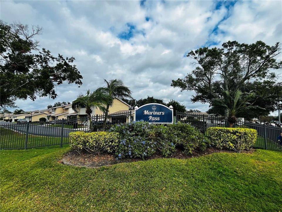 For Rent: $2,850 (4 beds, 2 baths, 1610 Square Feet)