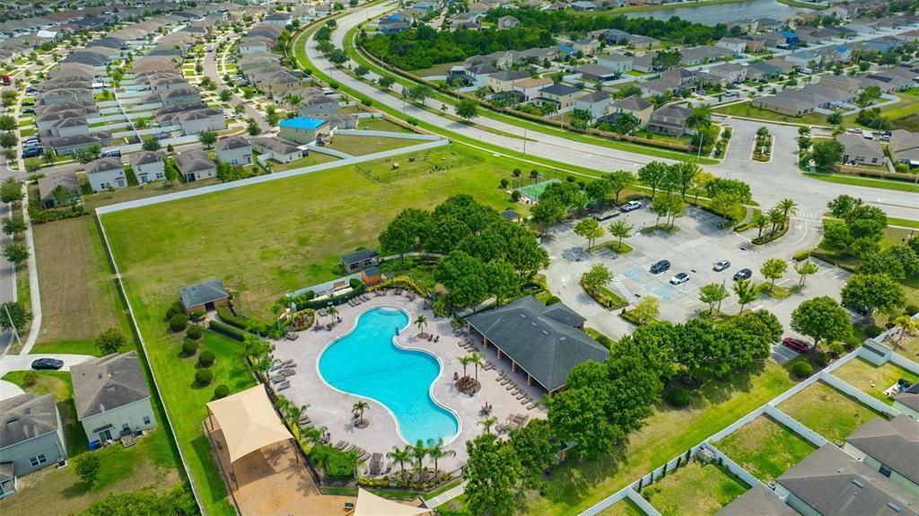 En Venta: $325,000 (4 camas, 2 baños, 1937 Pies cuadrados)