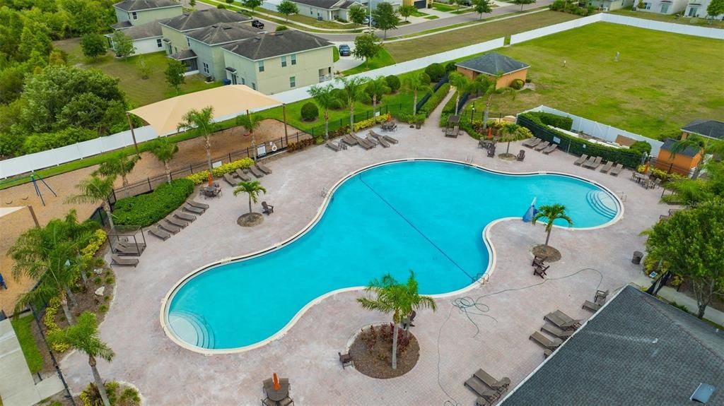 En Venta: $325,000 (4 camas, 2 baños, 1937 Pies cuadrados)