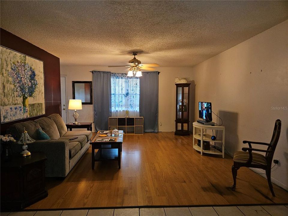 На продажу: $230,000 (3 спален, 2 ванн, 1511 Квадратных фут)