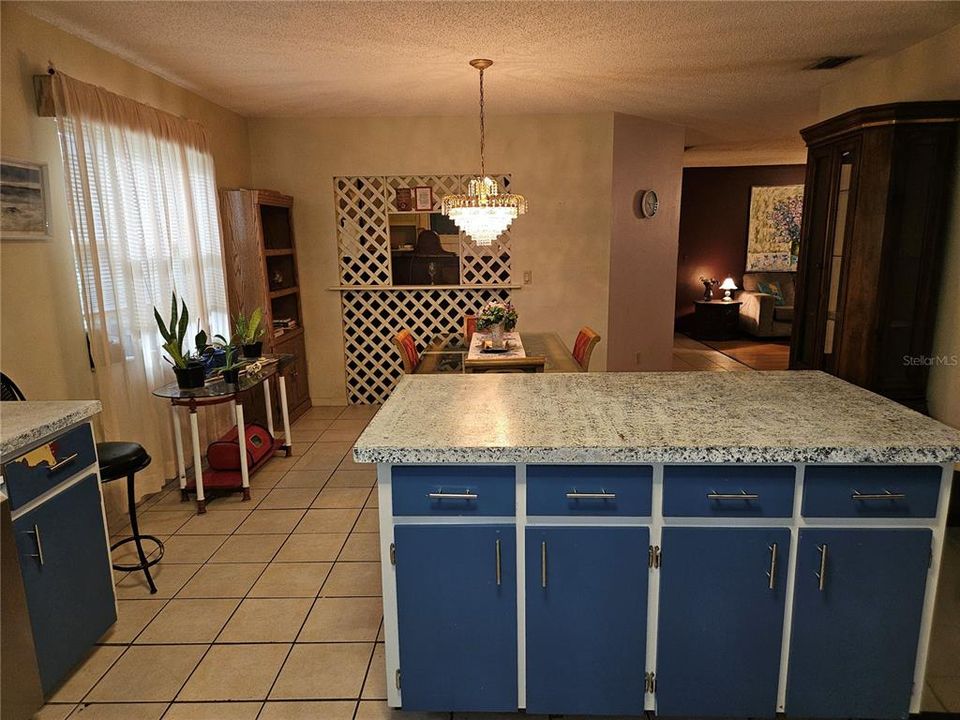 На продажу: $230,000 (3 спален, 2 ванн, 1511 Квадратных фут)